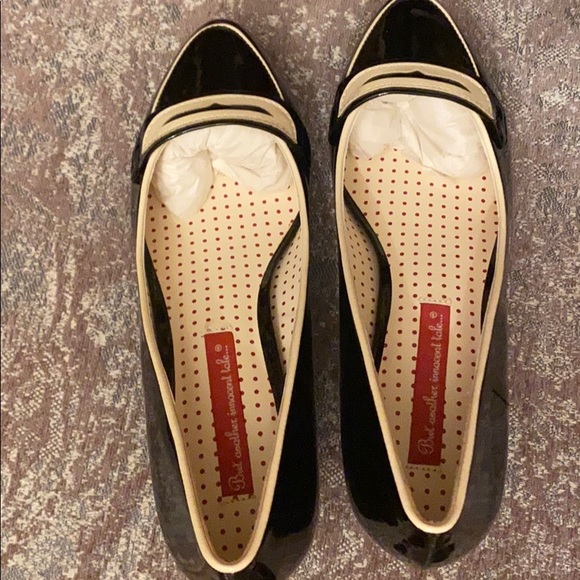 BAIT Shoes Bait Kitten Heels Nwot Size 9 Black And Cream